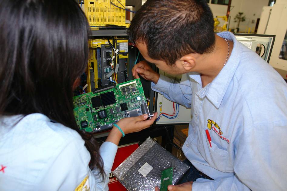 Instalación eléctrica y mecánica de celdas de manufactura
